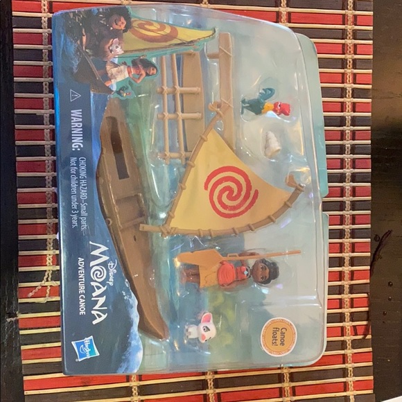 moana adventure canoe